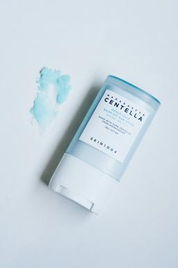 SKIN1004 Madagascar Centella Hyalu-Cica Silky-Fit Sun Stick 20g view 1