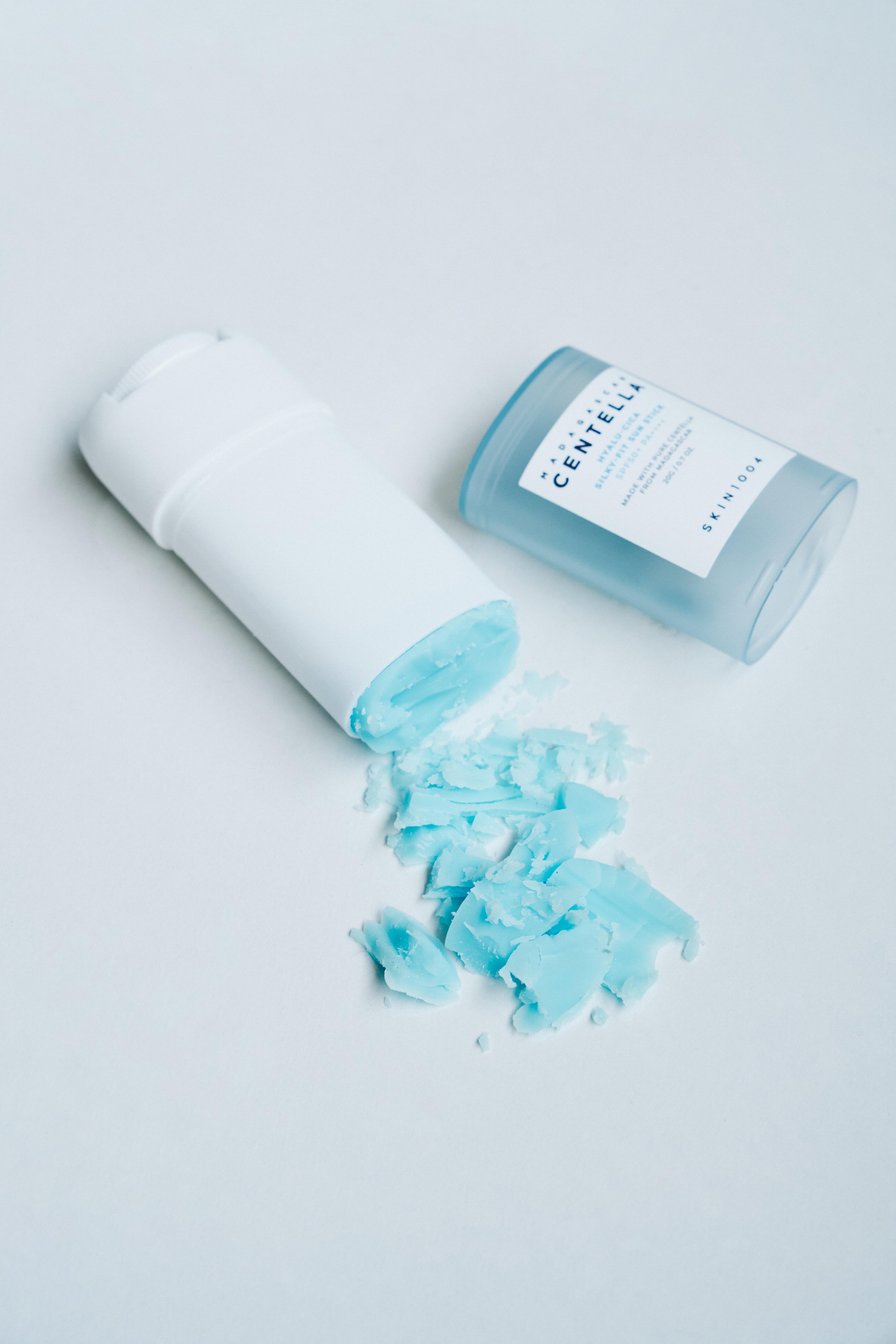 SKIN1004 Madagascar Centella Hyalu-Cica Silky-Fit Sun Stick 20g view 3