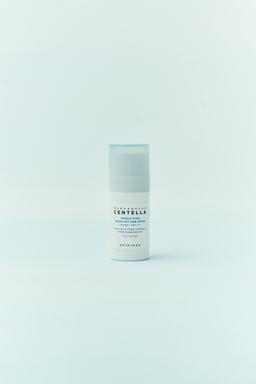 SKIN1004 Madagascar Centella Hyalu-Cica Silky-Fit Sun Stick 7g view 1