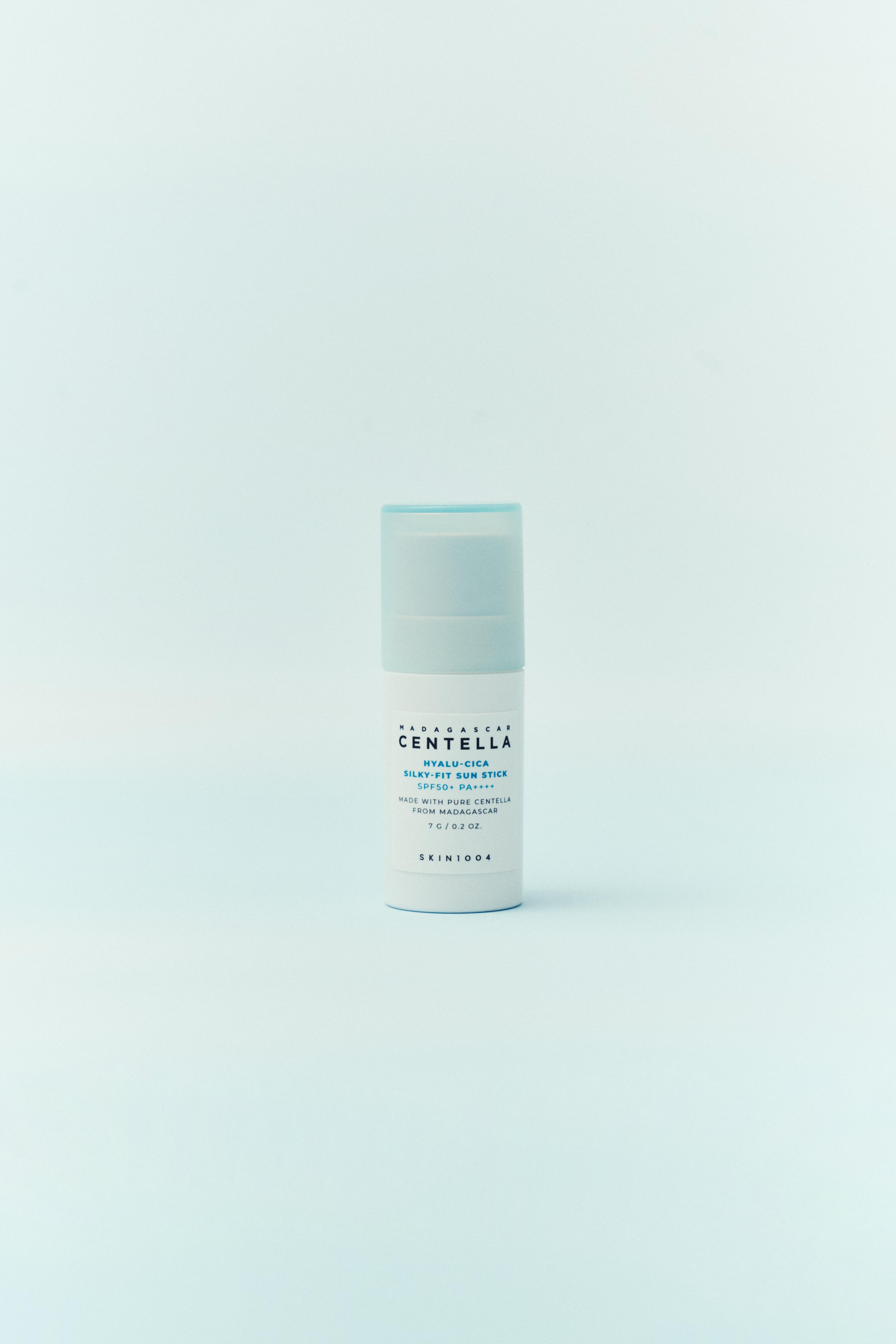 SKIN1004 Madagascar Centella Hyalu-Cica Silky-Fit Sun Stick 7g view 1