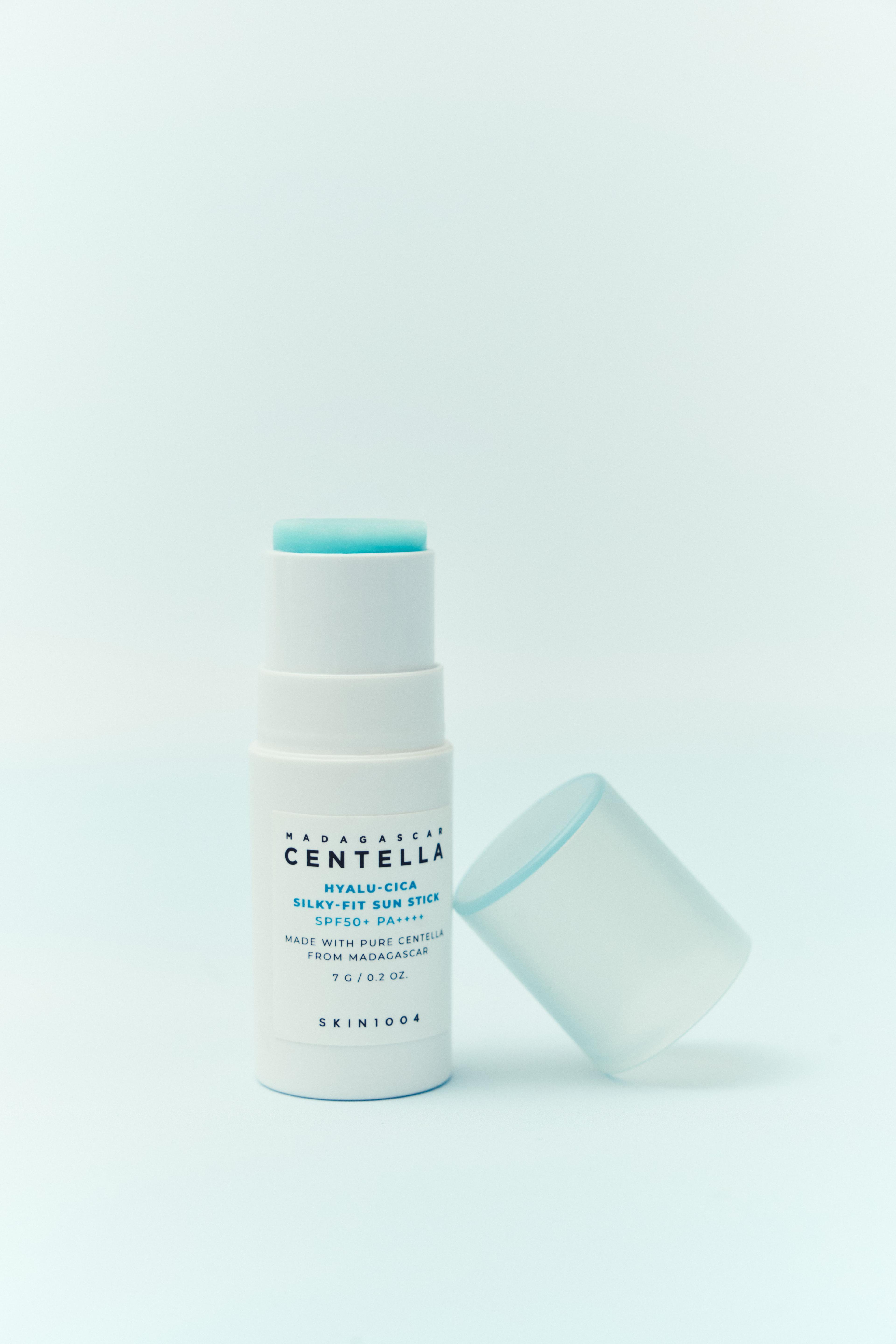 SKIN1004 Madagascar Centella Hyalu-Cica Silky-Fit Sun Stick 7g view 3