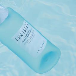 SKIN1004 Madagascar Centella Hyalu-Cica Brightening Toner 210ml view 3