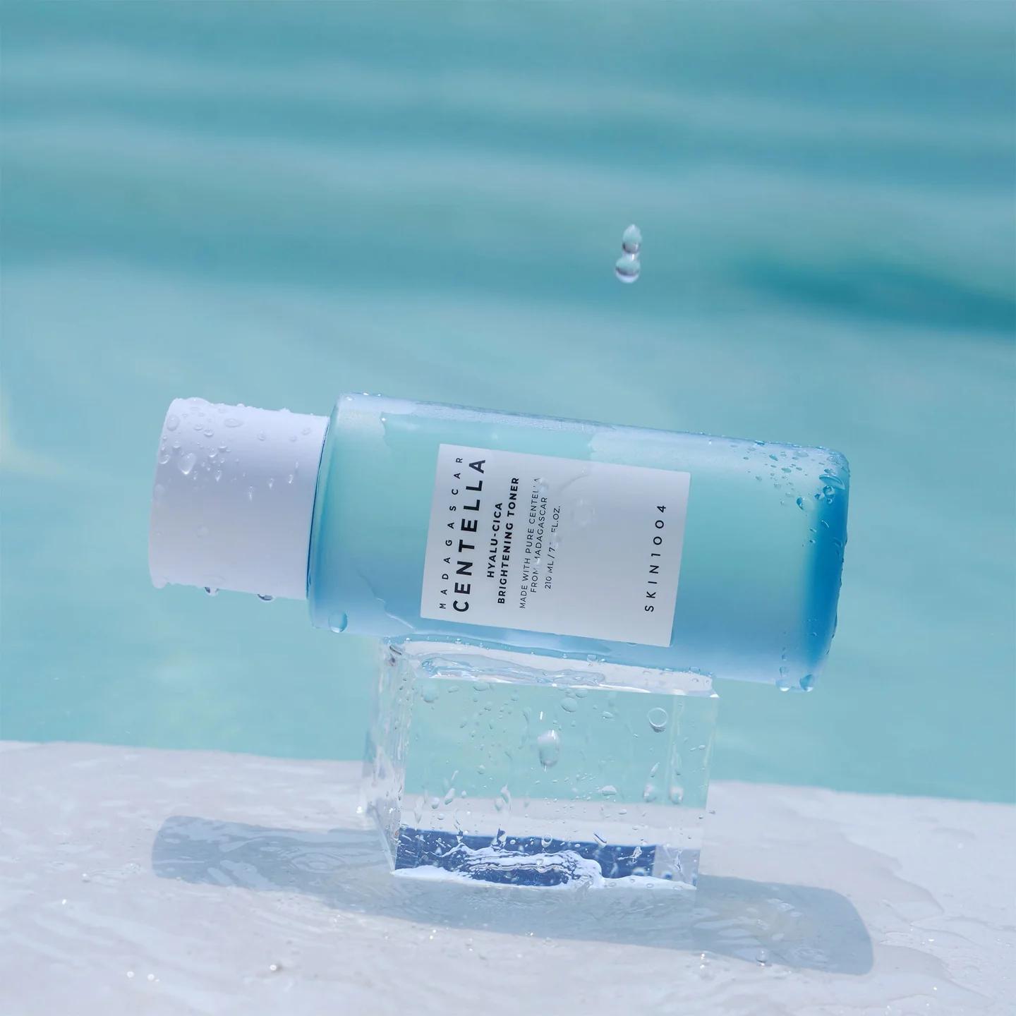 SKIN1004 Madagascar Centella Hyalu-Cica Brightening Toner 210ml view 4